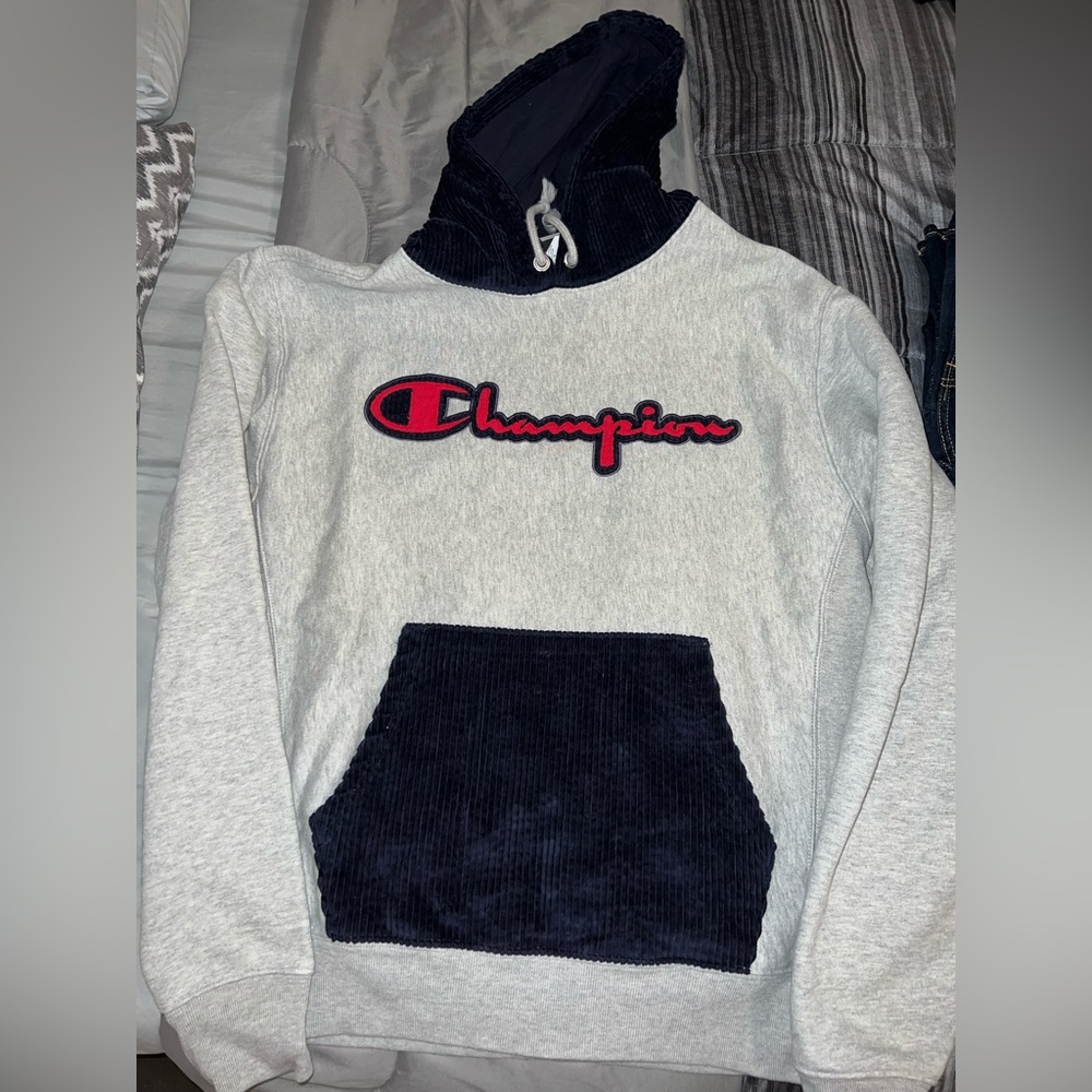 Champion hoodie with corduroy pocket and hoodie
